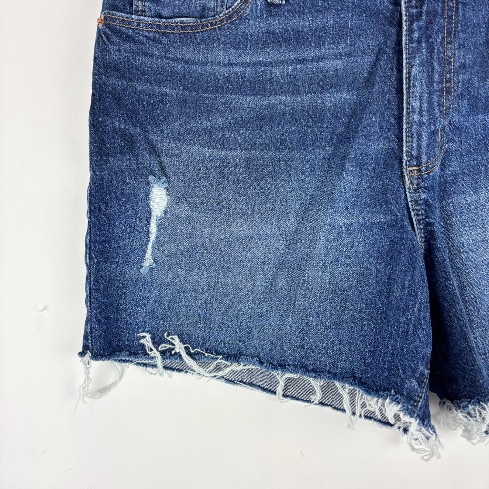 Universal Thread Vintage Midi Shorts Womens Size 12/31R Blue Denim Mid-Rise Dist - Picture 5 of 11